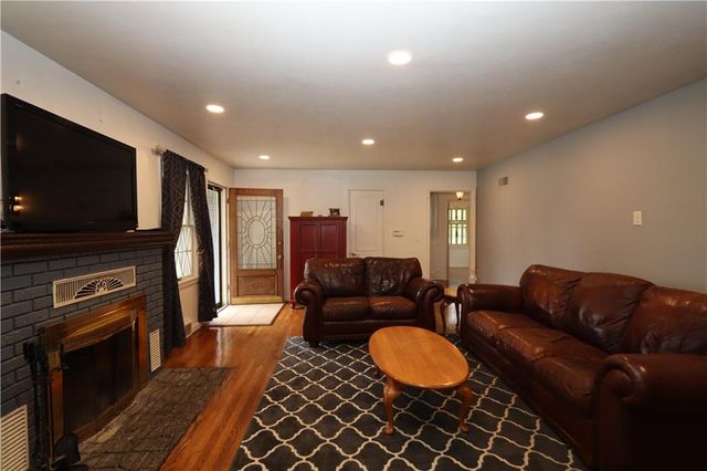910 W Kensington Road, Joplin, MO 64801