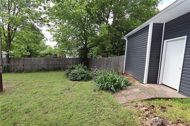 910 W Kensington Road, Joplin, MO 64801