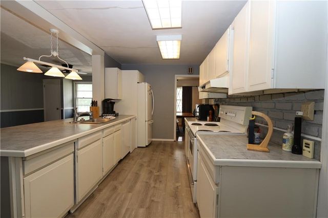 910 W Kensington Road, Joplin, MO 64801