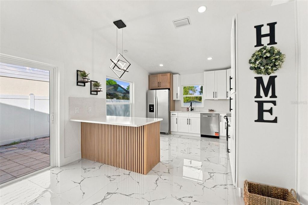 Image 17 of property listing at 9224 CAMINO VILLA BOULEVARD, Tampa, FL 33635