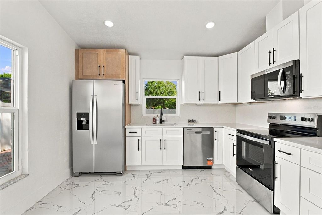 Image 18 of property listing at 9224 CAMINO VILLA BOULEVARD, Tampa, FL 33635