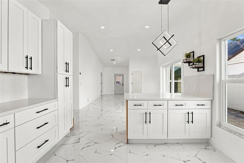 Image 19 of property listing at 9224 CAMINO VILLA BOULEVARD, Tampa, FL 33635
