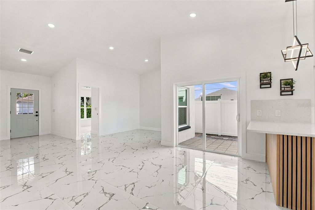 Image 22 of property listing at 9224 CAMINO VILLA BOULEVARD, Tampa, FL 33635