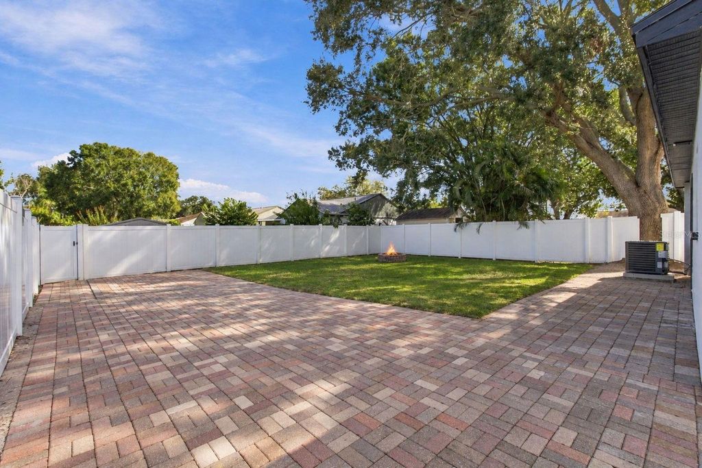 Image 45 of property listing at 9224 CAMINO VILLA BOULEVARD, Tampa, FL 33635