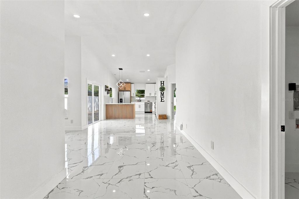 Image 6 of property listing at 9224 CAMINO VILLA BOULEVARD, Tampa, FL 33635