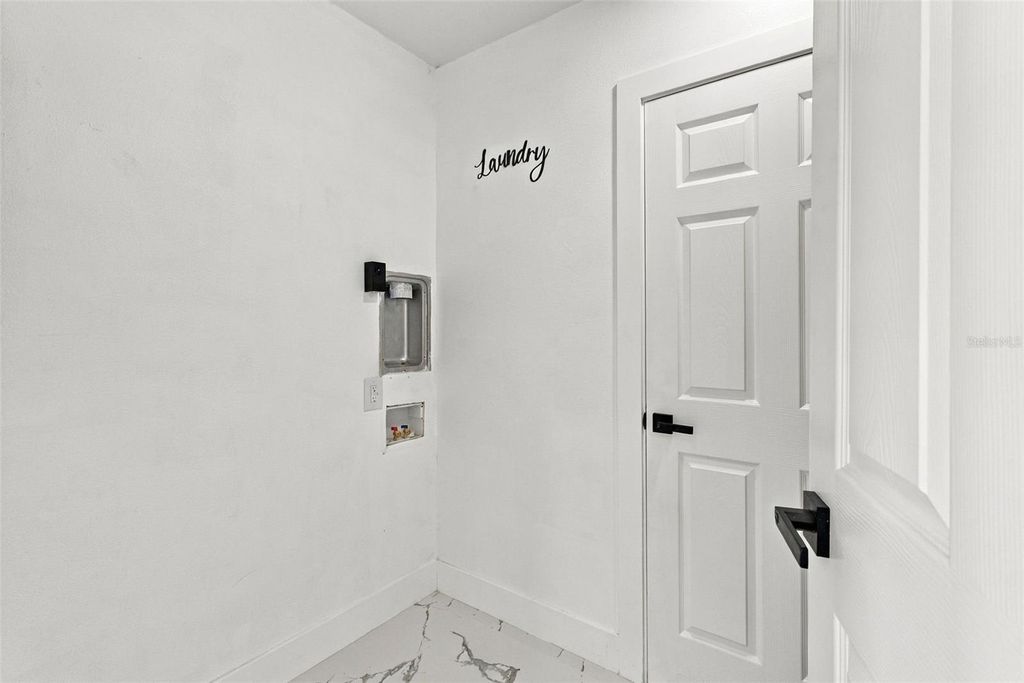 Image 7 of property listing at 9224 CAMINO VILLA BOULEVARD, Tampa, FL 33635