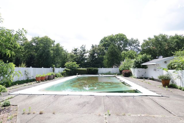 1607 S Main Street, Mishawaka, IN 46544