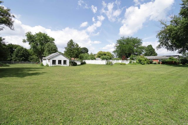 1607 S Main Street, Mishawaka, IN 46544