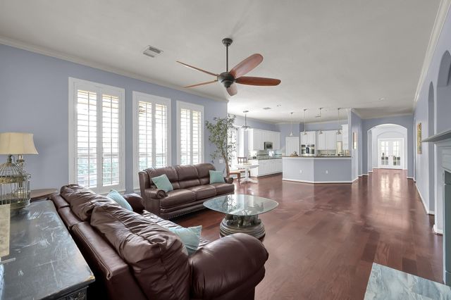 35 E Bellmeade Place, The Woodlands, TX 77382