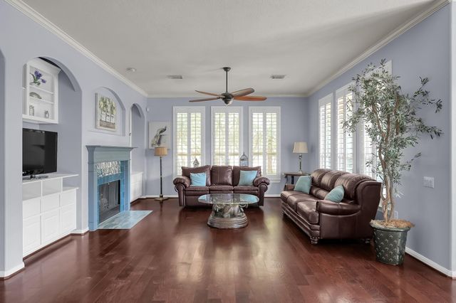 35 E Bellmeade Place, The Woodlands, TX 77382