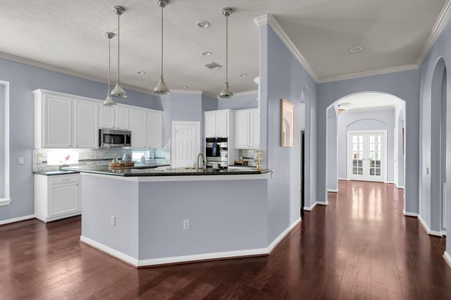 35 E Bellmeade Place, The Woodlands, TX 77382