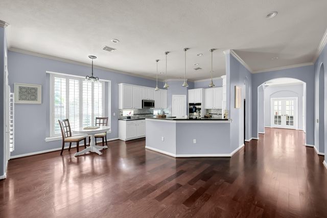 35 E Bellmeade Place, The Woodlands, TX 77382