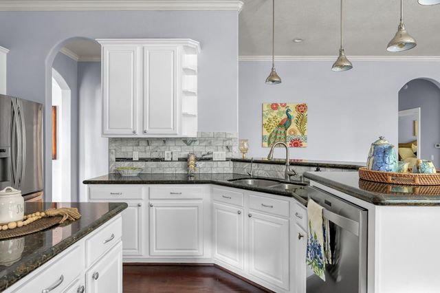 35 E Bellmeade Place, The Woodlands, TX 77382