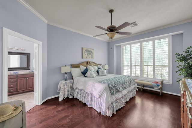 35 E Bellmeade Place, The Woodlands, TX 77382