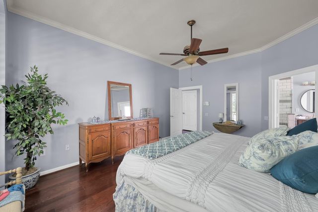 35 E Bellmeade Place, The Woodlands, TX 77382