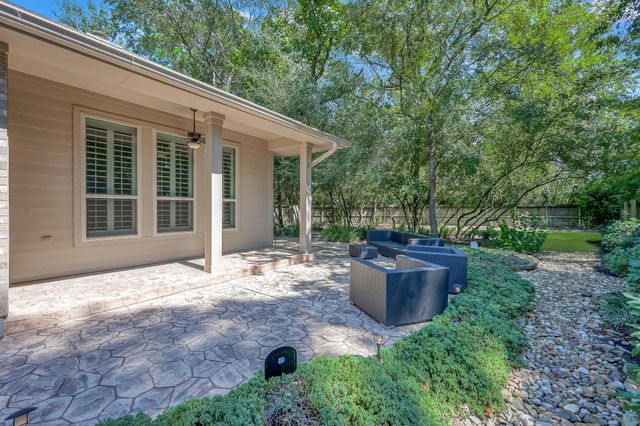 35 E Bellmeade Place, The Woodlands, TX 77382