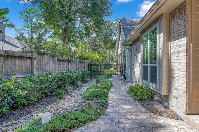 35 E Bellmeade Place, The Woodlands, TX 77382
