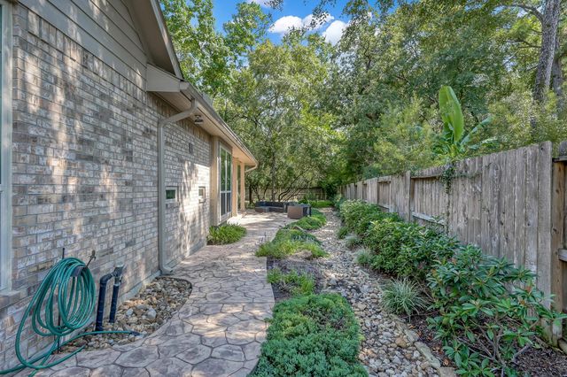 35 E Bellmeade Place, The Woodlands, TX 77382