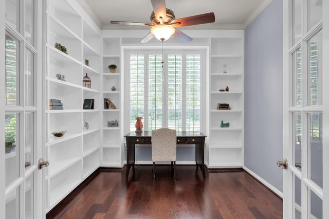 35 E Bellmeade Place, The Woodlands, TX 77382