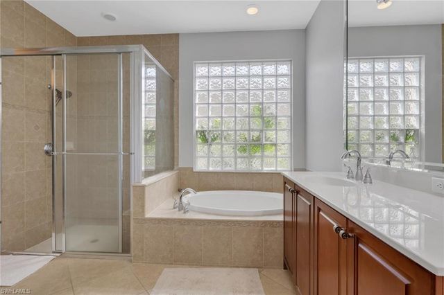 2137 Isla De Palma CIR, Naples, FL 34119