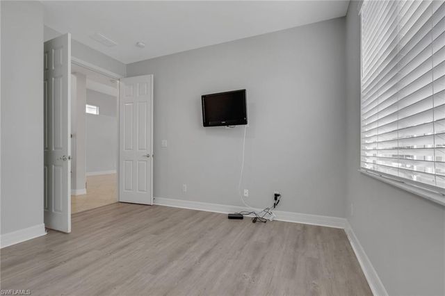 2137 Isla De Palma CIR, Naples, FL 34119