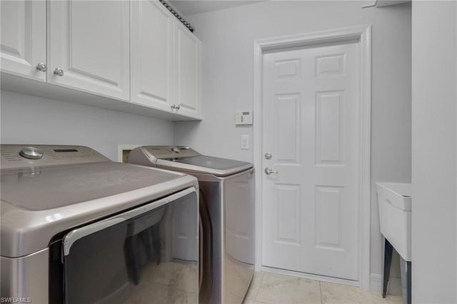 2137 Isla De Palma CIR, Naples, FL 34119