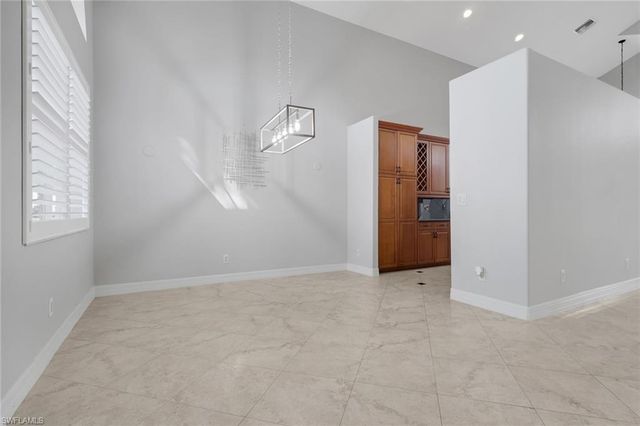 2137 Isla De Palma CIR, Naples, FL 34119