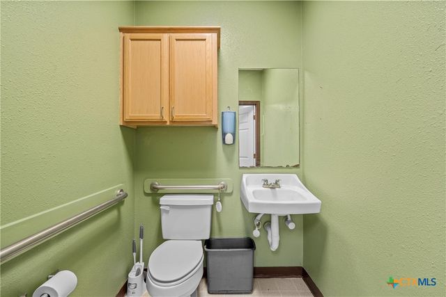 107 W Main Street, Cameron, TX 76520