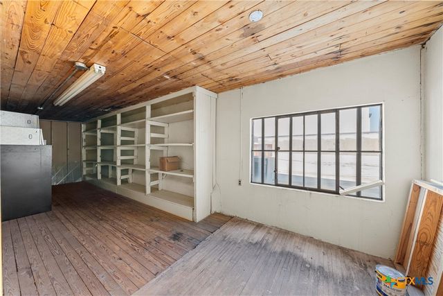 107 W Main Street, Cameron, TX 76520