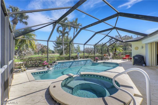 318 Burning Tree DR, Naples, FL 34105