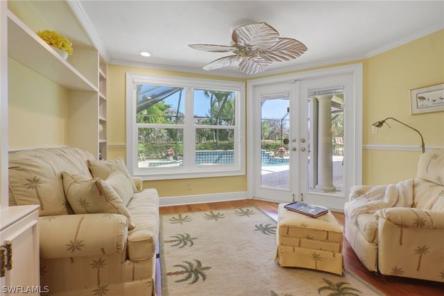 318 Burning Tree DR, Naples, FL 34105