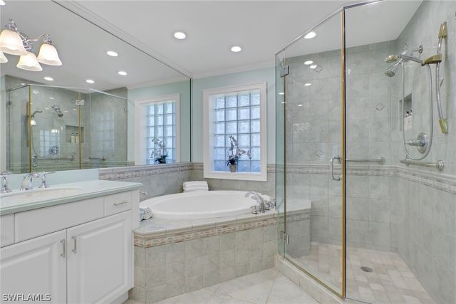 318 Burning Tree DR, Naples, FL 34105