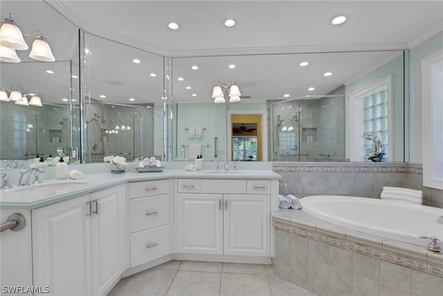 318 Burning Tree DR, Naples, FL 34105