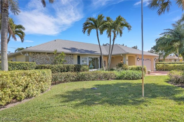 318 Burning Tree DR, Naples, FL 34105