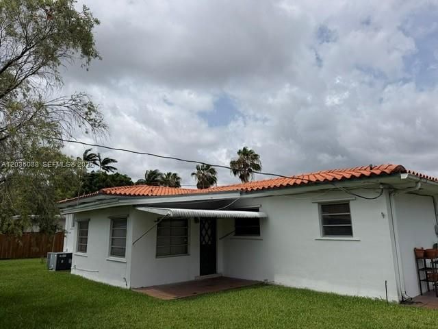 1490 Ludlam Dr, Miami Springs, FL 33166
