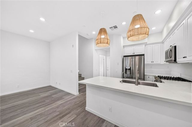 136 Hedge Bloom, Irvine, CA 92618