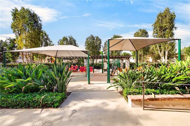 136 Hedge Bloom, Irvine, CA 92618