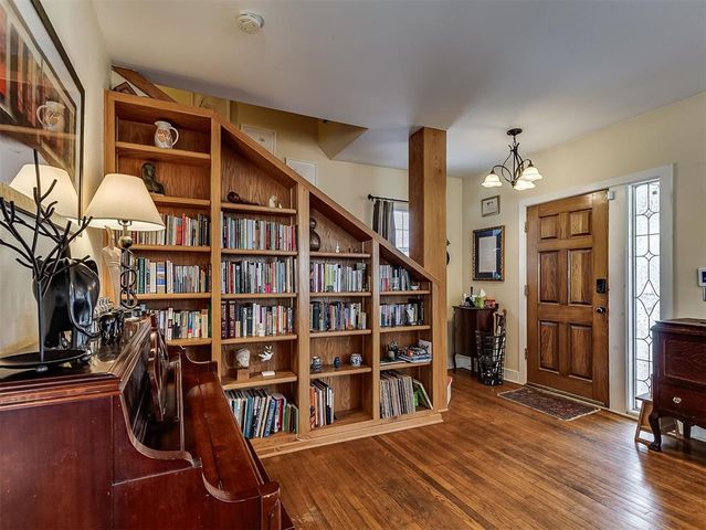 318 College Avenue, Norman, OK 73069