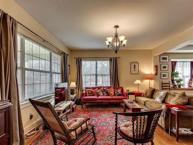 318 College Avenue, Norman, OK 73069