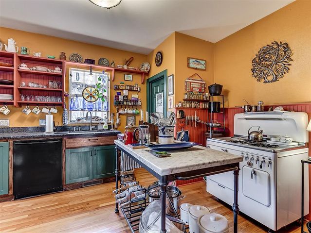 318 College Avenue, Norman, OK 73069