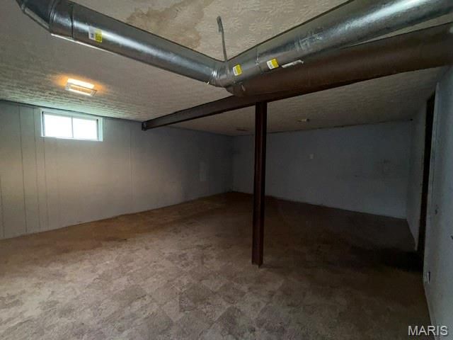 10711 Saint Henry Lane, St Ann, MO 63074