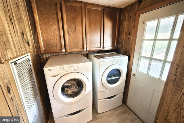 2121 STAUFFER RD, Seven Valleys, PA 17360