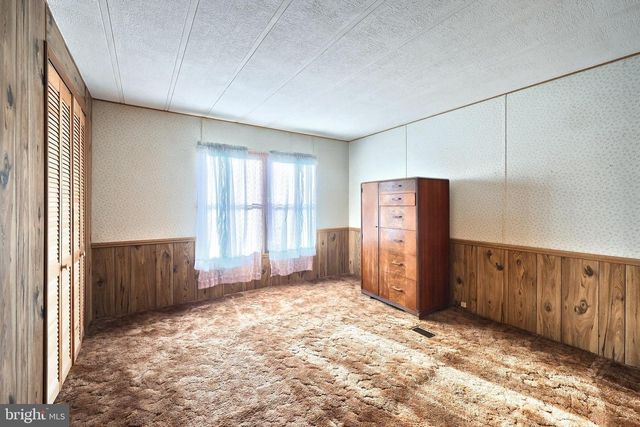 2121 STAUFFER RD, Seven Valleys, PA 17360