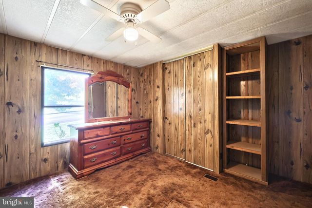 2121 STAUFFER RD, Seven Valleys, PA 17360