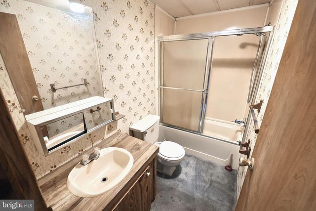 2121 STAUFFER RD, Seven Valleys, PA 17360