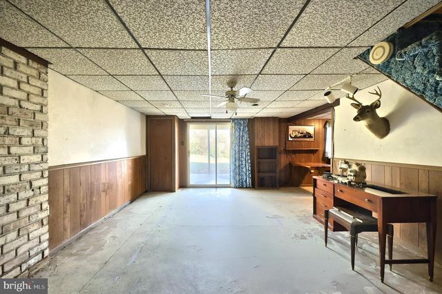 2121 STAUFFER RD, Seven Valleys, PA 17360