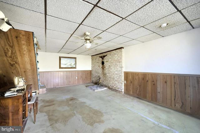 2121 STAUFFER RD, Seven Valleys, PA 17360