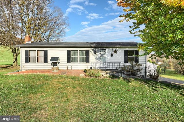 2121 STAUFFER RD, Seven Valleys, PA 17360