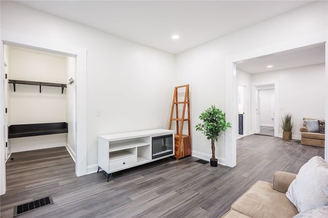 33 Mount Vernon Avenue, Rochester, NY 14620