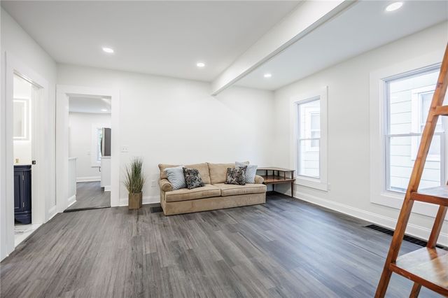 33 Mount Vernon Avenue, Rochester, NY 14620
